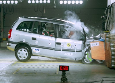 OPEL%20Zafira%20Frontal.jpg