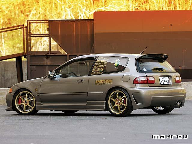 0509ht_civic_02_z.jpg