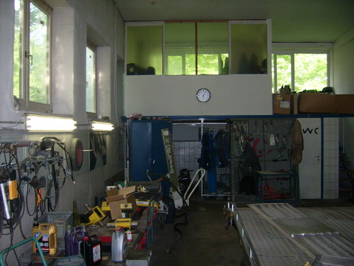 garage2.jpg