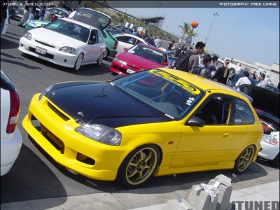 yellowekgoldwheels.jpg