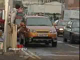 hondajoymachine-honda-hrv-window-cleaner.wmv