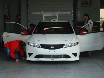 race01.jpg