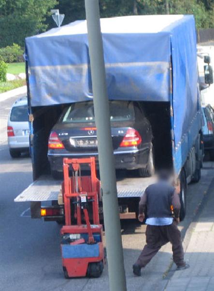 so klaut man ein auto schritt 5 (Medium).jpg