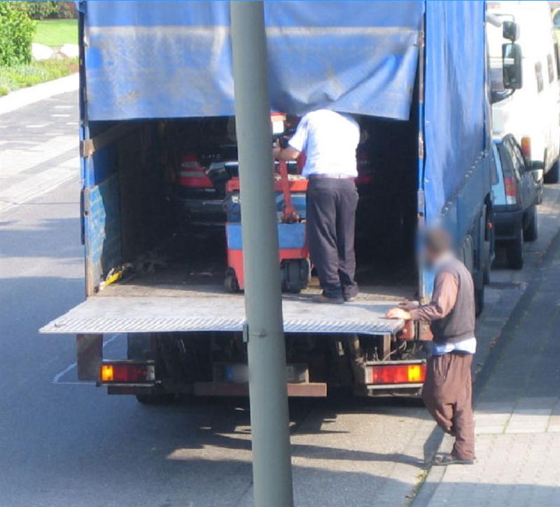 so klaut man ein auto schritt 6 (Medium).jpg