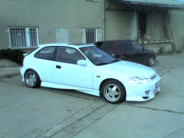 Civic seite 2.jpg