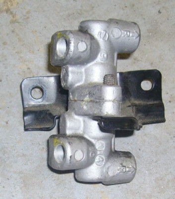 Bremsverteiler.jpg