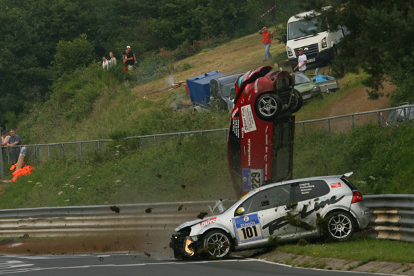 unfall_vw_honda_24h_02.jpg
