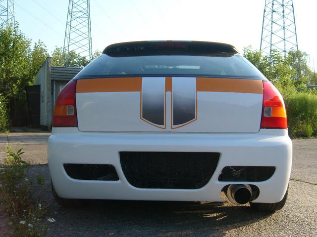sl270868dg4.jpg