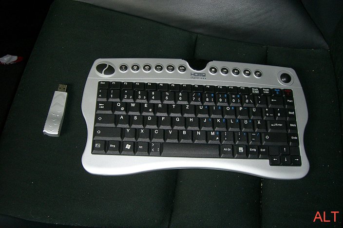 sharkoon_wireless_mechanical_alt.jpg
