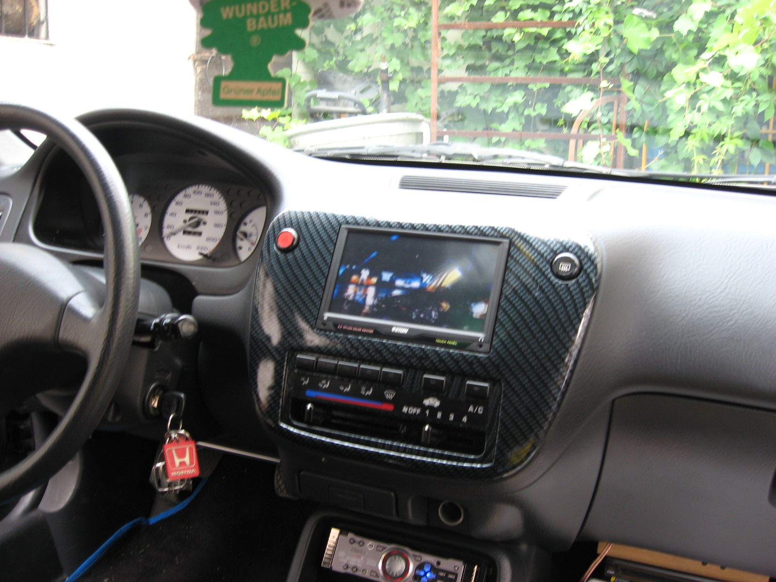 dvdtouchscreen eton.jpg