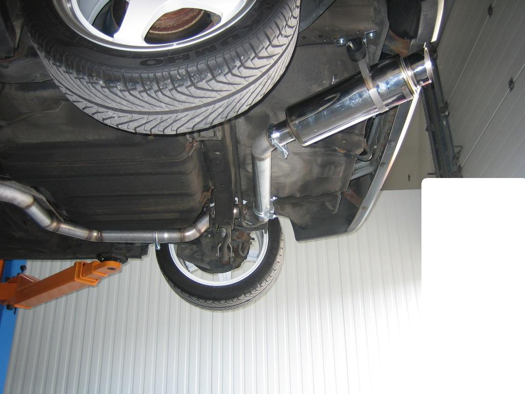 Einbau Auspuff EE8 002-A.JPG