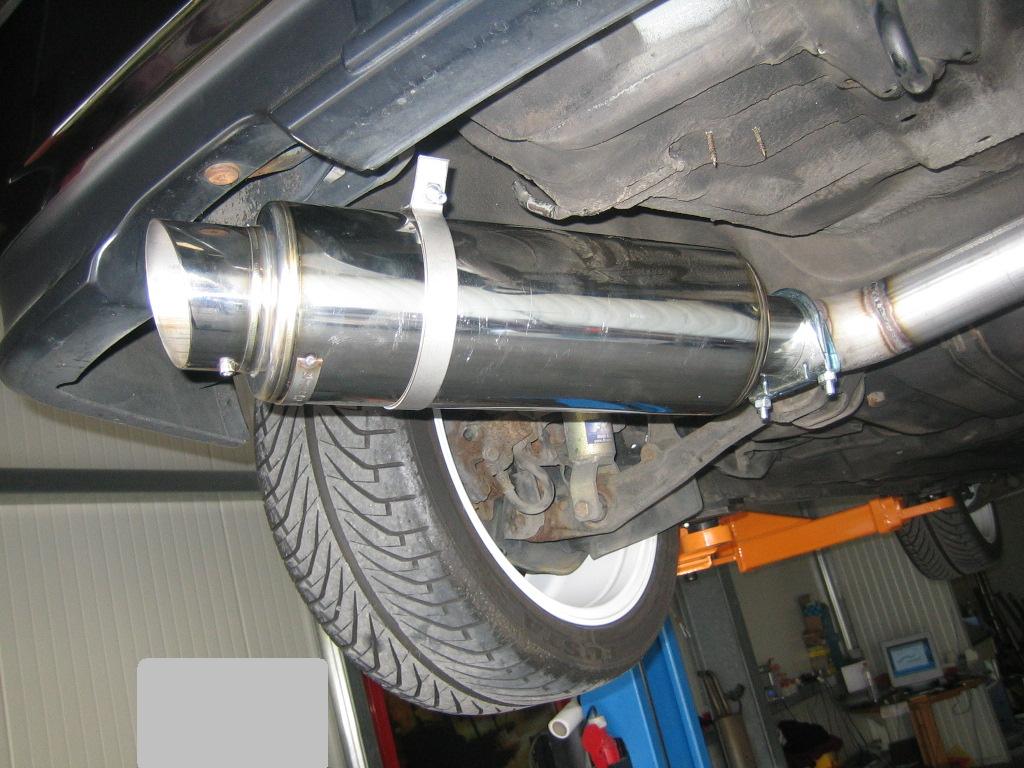 Einbau Auspuff EE8 006-A.JPG