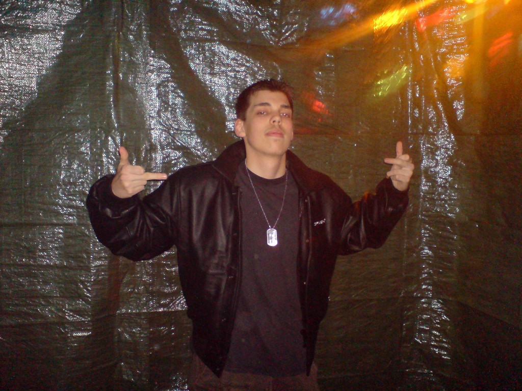 Lederjacke-silberkette smaller.JPG