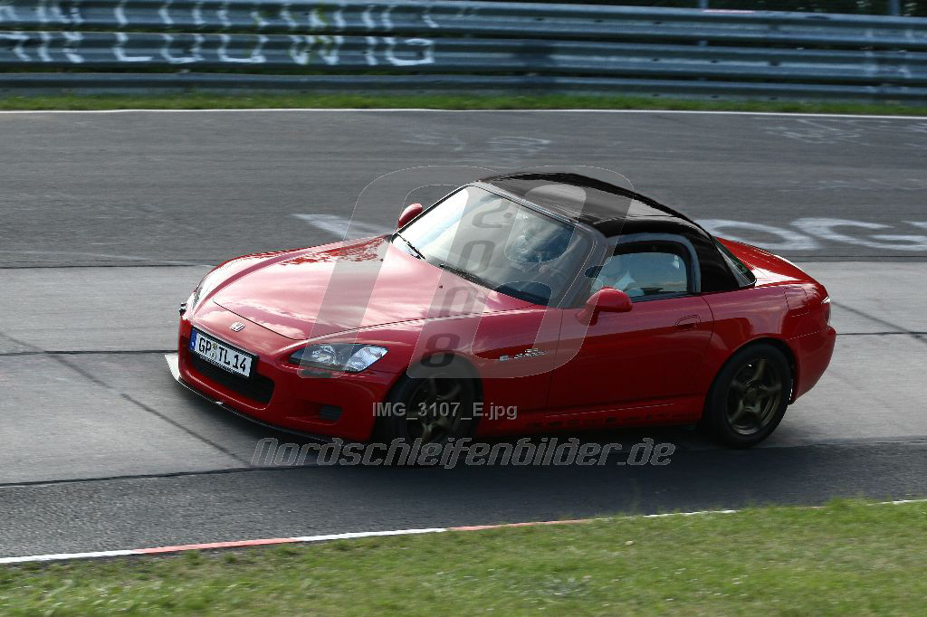 schwarze dächlein.jpg