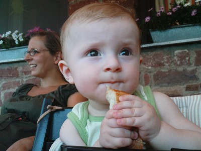 Vincys erstes Baguette.JPG