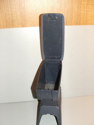 02 armrest.jpg