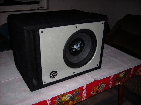 maxrevwoofer.JPG