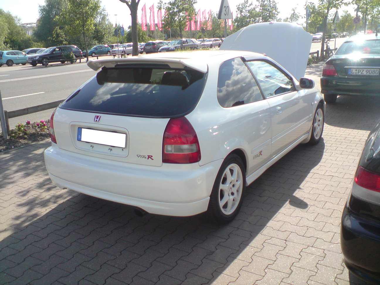 EK9.jpg