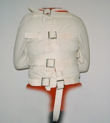 Zwangsjacke_Leinen02_2002-01-09.jpg