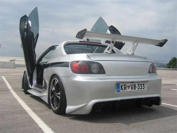 H S2000.jpg