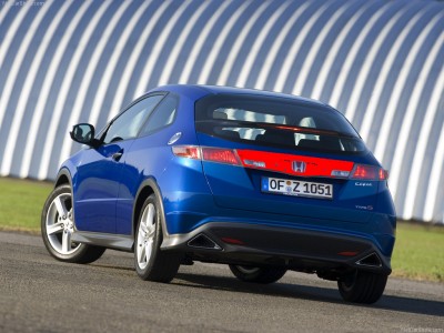 Honda-Civic_Type_S_2007_1024x768_wallpaper_05.jpg