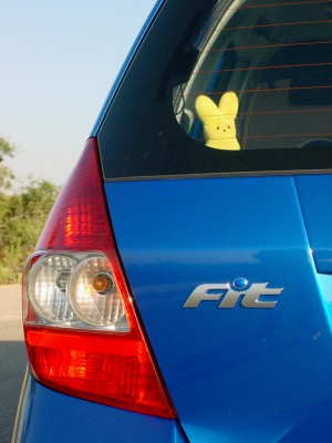 honda_fit_peep.jpg