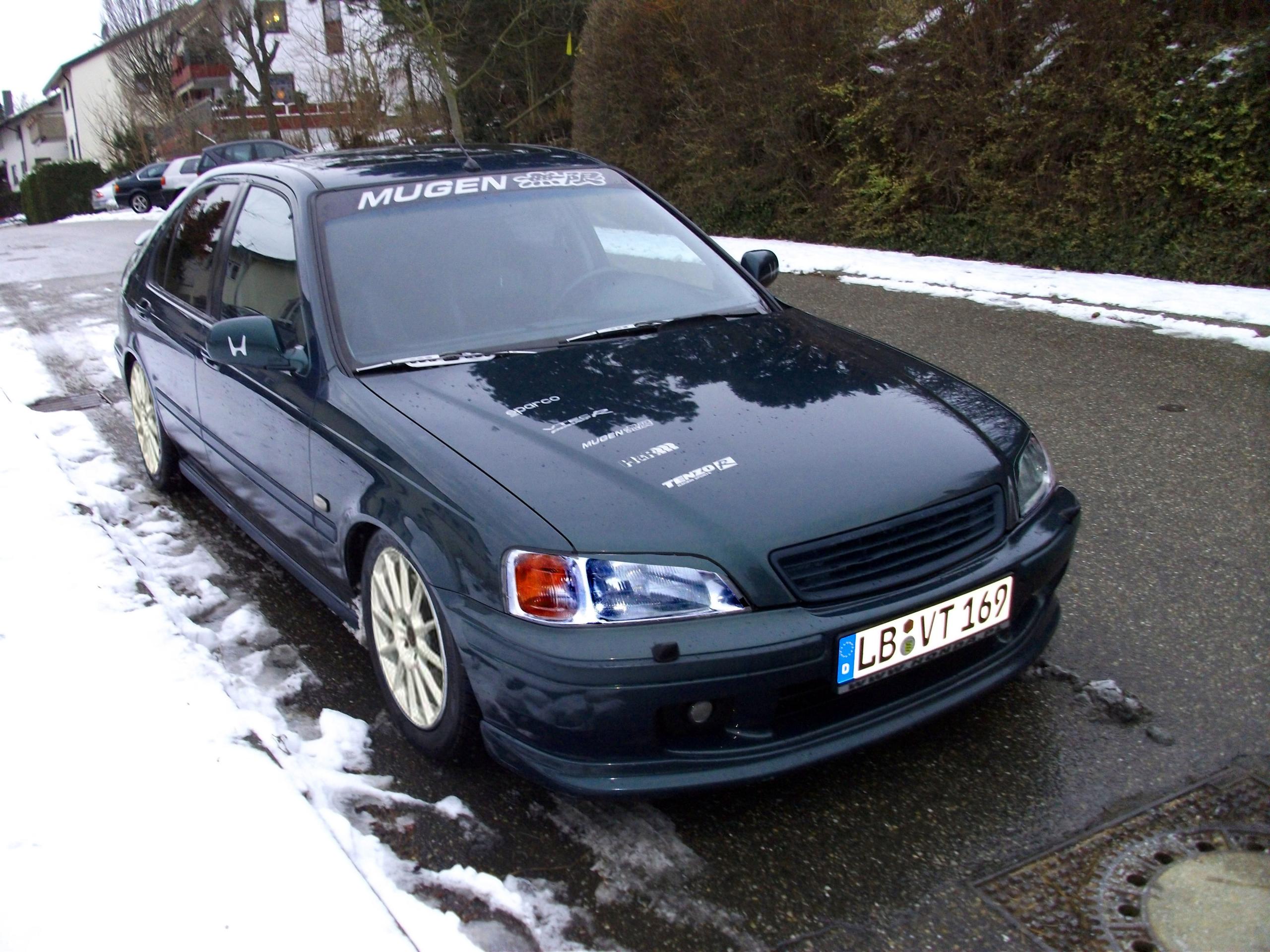 böser blick grill in wagenfarbe weisse felgen.jpg