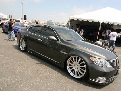 impp_0905_10_z+2009_toyota_owners_and_restorers_club+lexus_ls.jpg