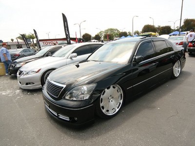 impp_0905_16_z+2009_toyota_owners_and_restorers_club+vip_style_lexus_ls.jpg