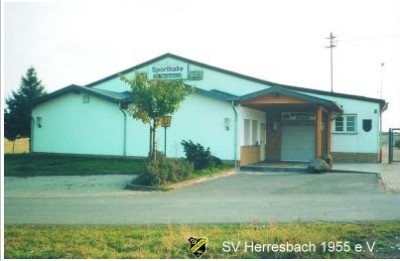 Halle%20Front.jpg