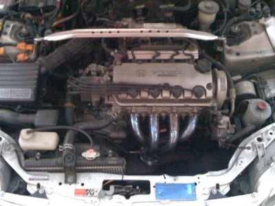 CRX Motorraum.JPG