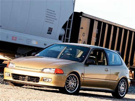 0704_ht_01_z+1993_honda_civic+front_view.jpg