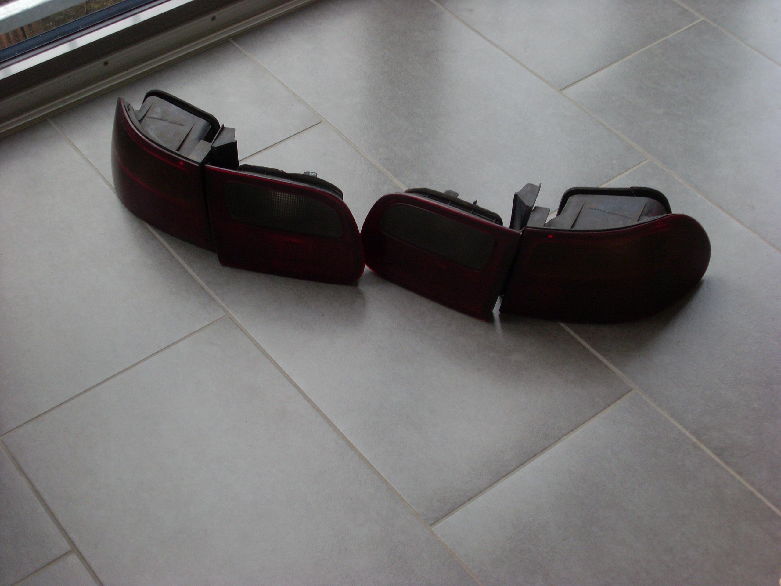 SL385350.JPG