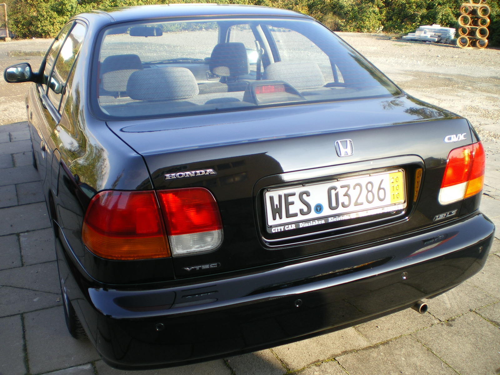 f206t7227p3062696n5.jpg
