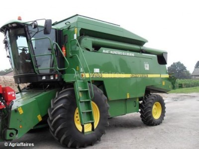 john-deere-2264.jpg
