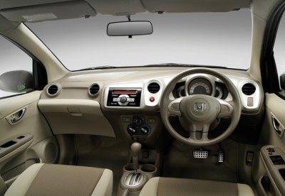 honda-brio-right-hand-interieur-steering-wheel.jpg