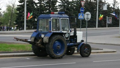 police tracktor.jpg