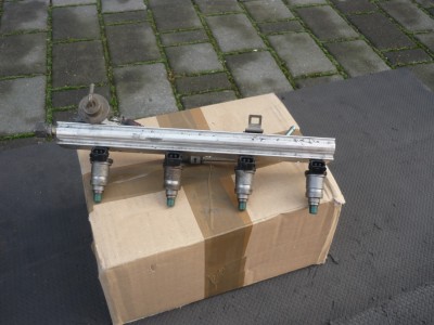 Y8_Fuelrail.JPG