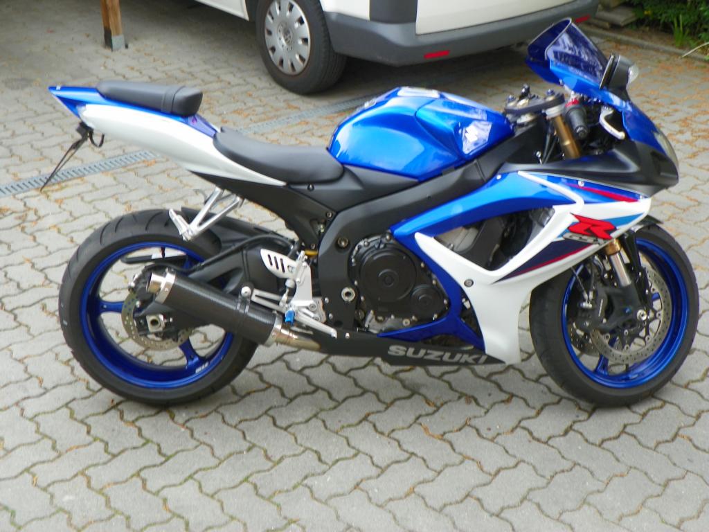 600 р. Сузуки GSXR 600 k7. GSX R 600 k7. Suzuki GSX-R k7. Suzuki GSXR 600 k7 белый.
