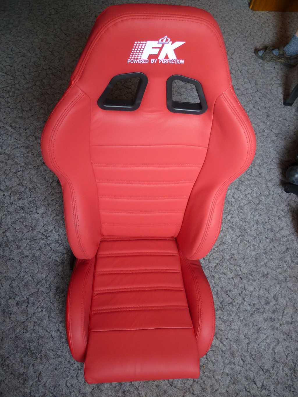 Leder halbschalensitz rot.JPG