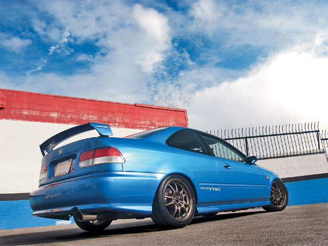 htup_0803_07_z+1999_honda_civic_si_coupe+jdm_mugen_rear_wing.jpg