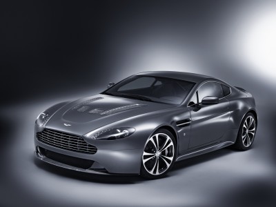 2010-aston-martin-v12-vantage-front-main.jpg