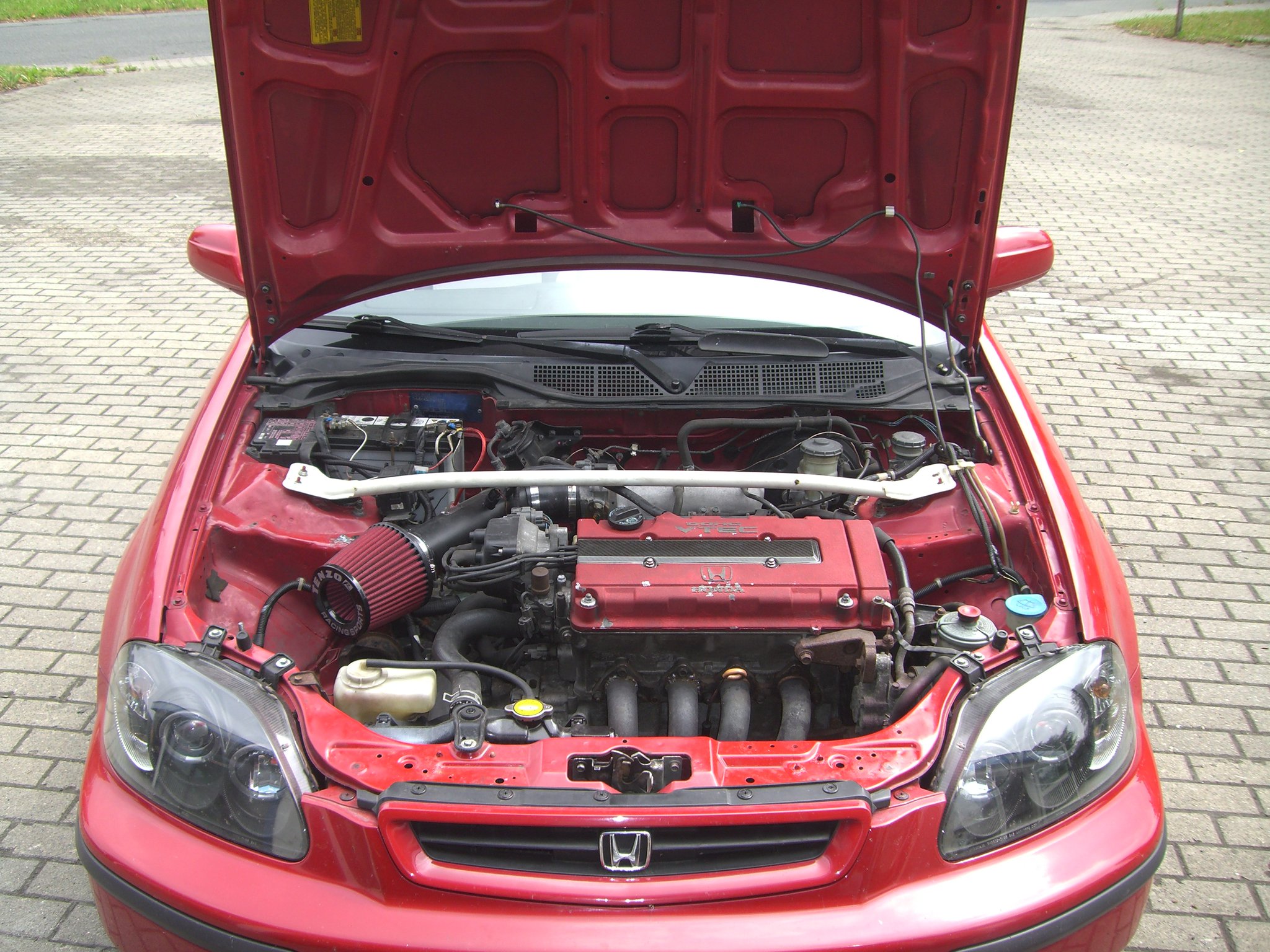 259607_160351787364467_100001689400693_368337_7054406_o (1).jpg