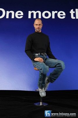 steve-jobs-action-figure-chair-stuhl.jpg
