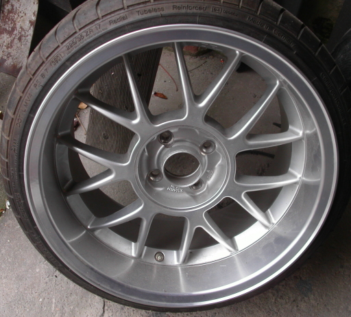 CR9,5x17 Pirelli.JPG