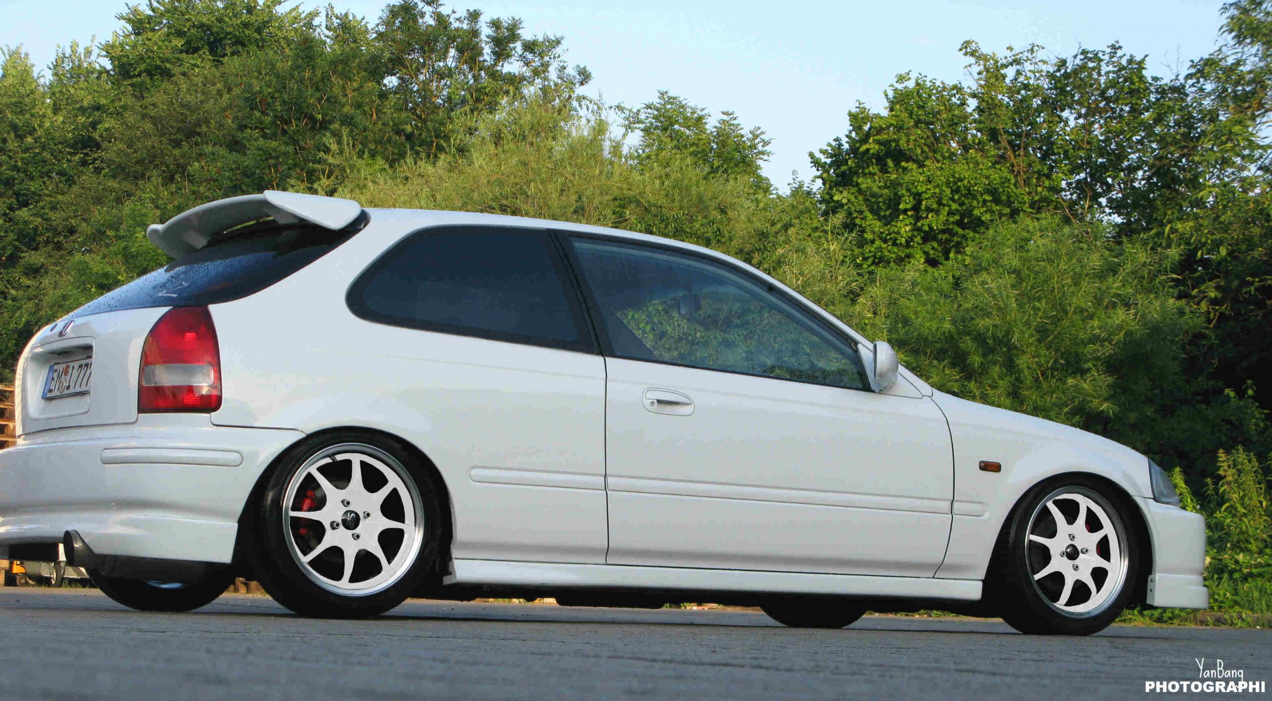 EK4 for FAKE Stern Weiß.jpg