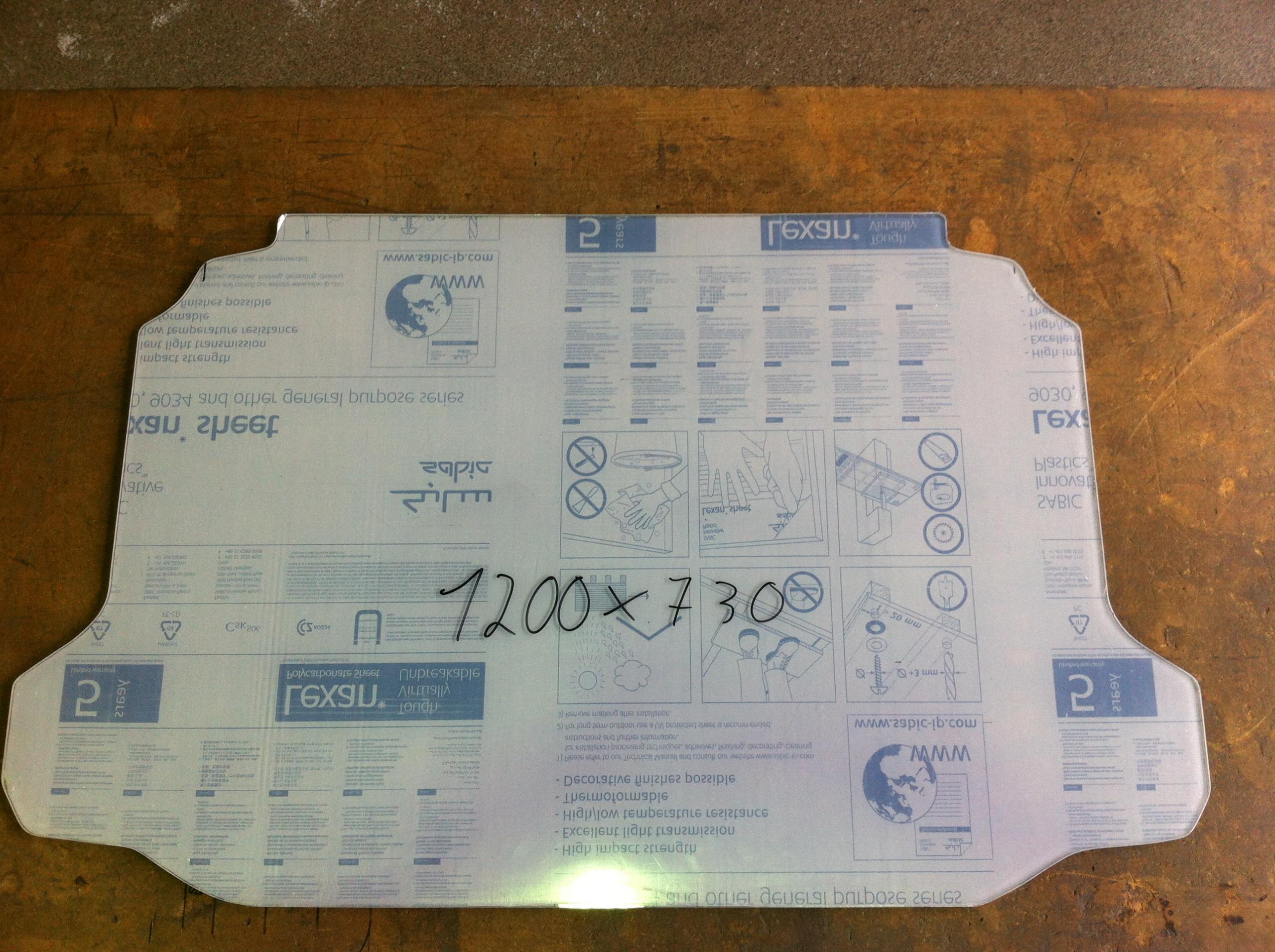 15. Plexiglas.JPG