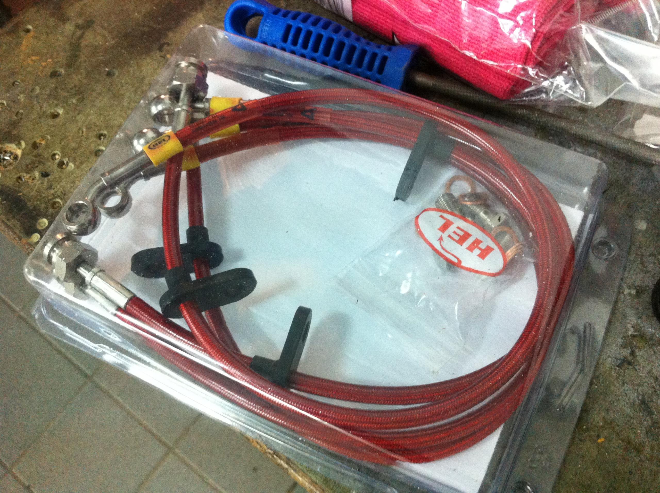 Hel Bremsleitungen.jpg