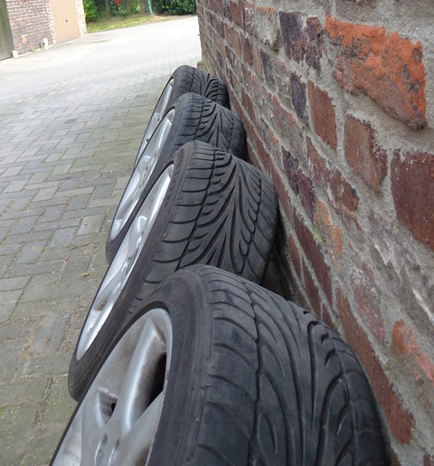 18 OZ Felgen Reifen Bild 2.jpg