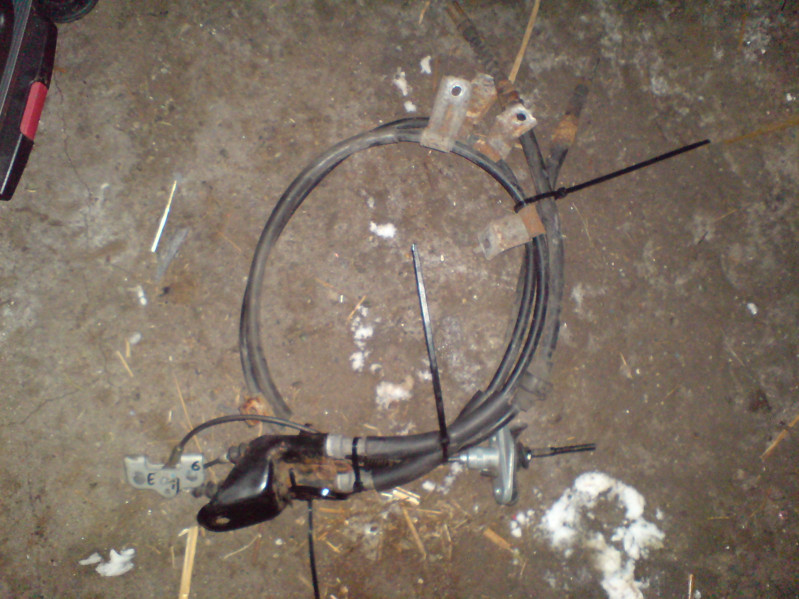 eg6 handbremsseil.JPG